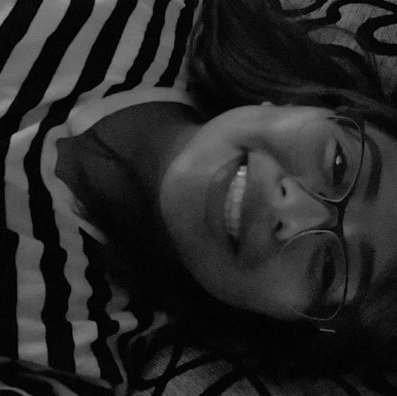 Meet your Posher, Ariana - Picture 1 of 1